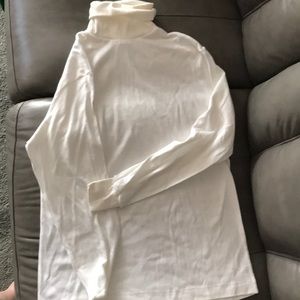 Women’s size large turtle neck NWT